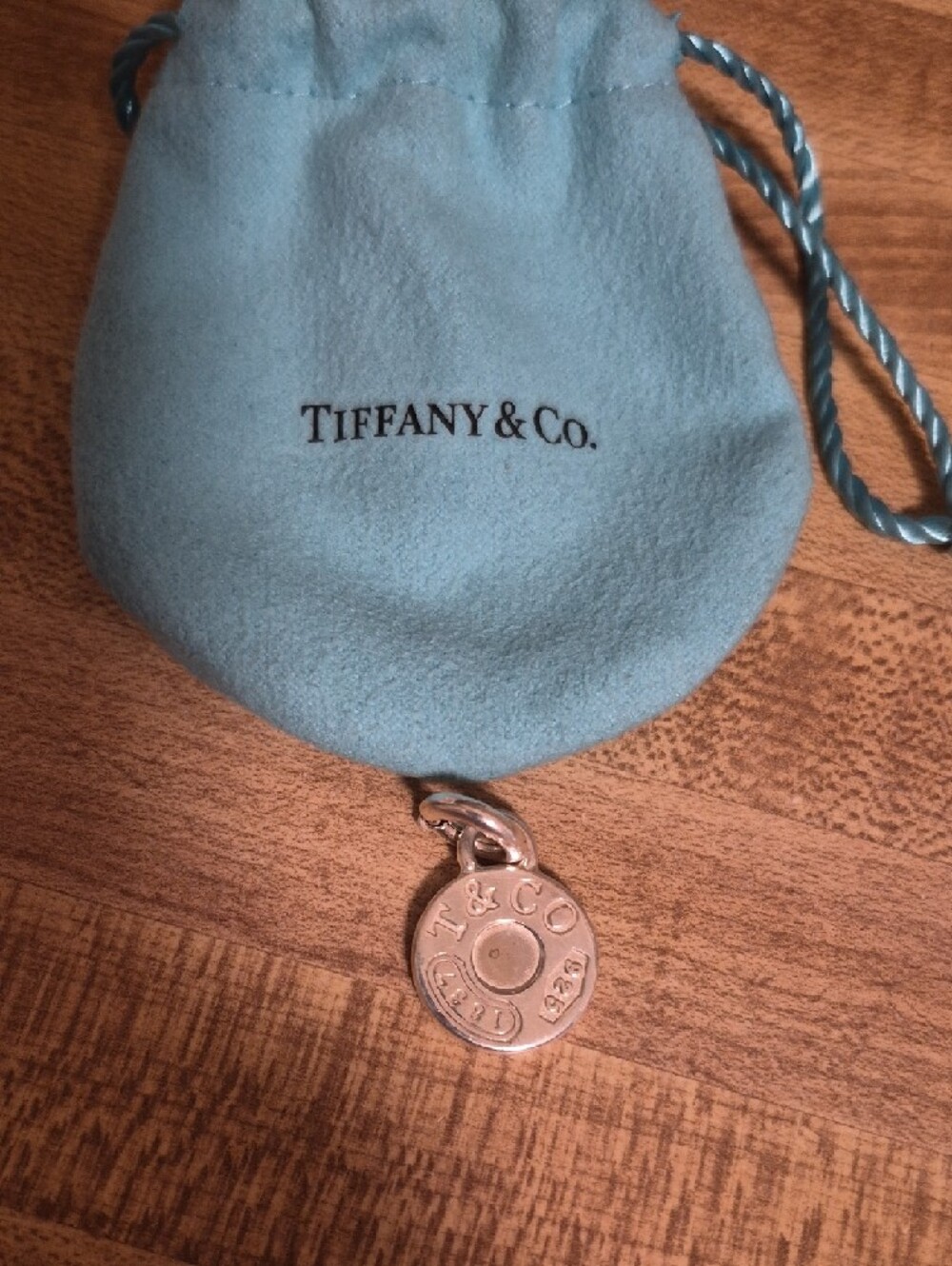 Tiffany & Co. Robin's Egg Blue Velvet Drawstring Pouch with Round Charm - Picture 5 of 6